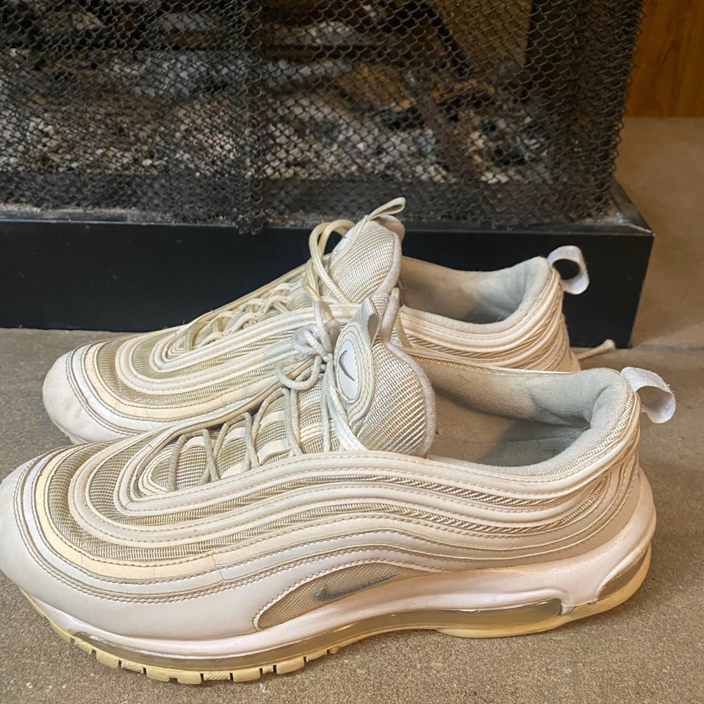 NIKE Air Max 97 Pure Platinum Running Shoes  921826-101 women size 10.535